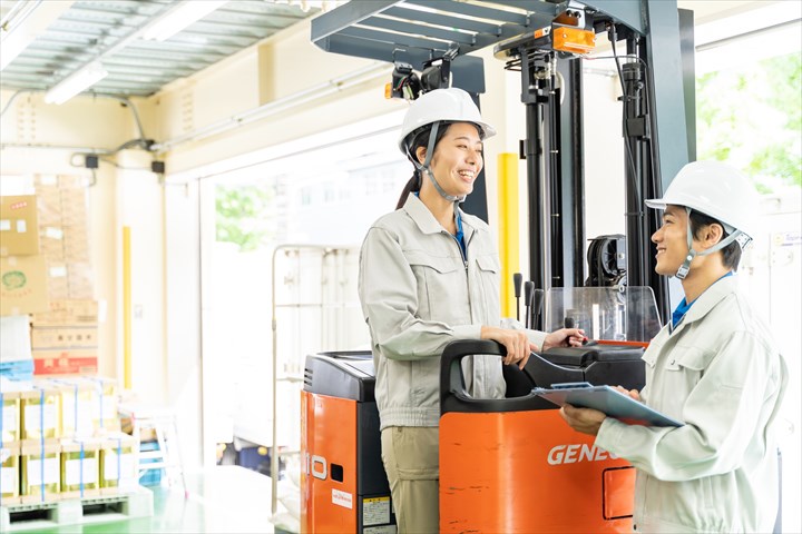 《大阪市住之江区》週払いOK・倉庫内でのリーチフォークを使用した食品の入出庫作業スタッフ！（週休2日・週3～相談可能）