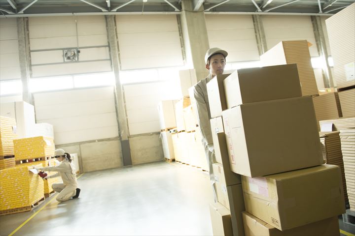 《石岡市》週払いOK・冷凍倉庫内での食品の仕分け作業スタッフ！（週休2日・未経験歓迎・2020年9月30日迄）