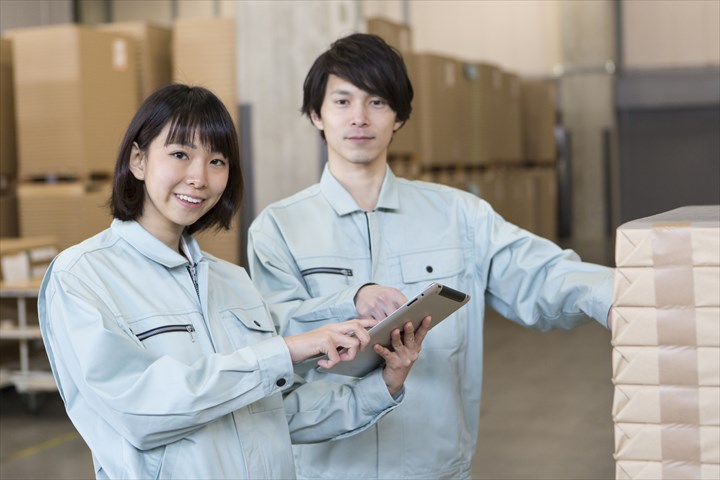 《大阪市北区》週払いOK・冷蔵倉庫内での洋菓子の仕分け作業スタッフ！（Web面接OK・WワークOK）