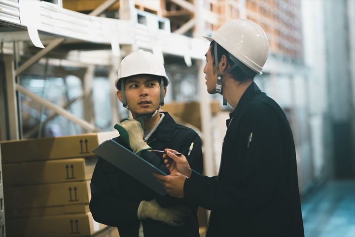 《神戸市東灘区》週払いOK・センター内での家電や日用品などの仕分け作業スタッフ！（週休2日・残業ほぼなし）