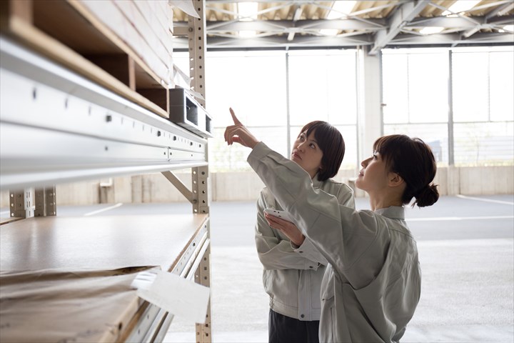 《市川市》週払いOK・倉庫内でのチルド品の仕分け作業及び事務スタッフ！（土日勤務・外国籍の方活躍中）