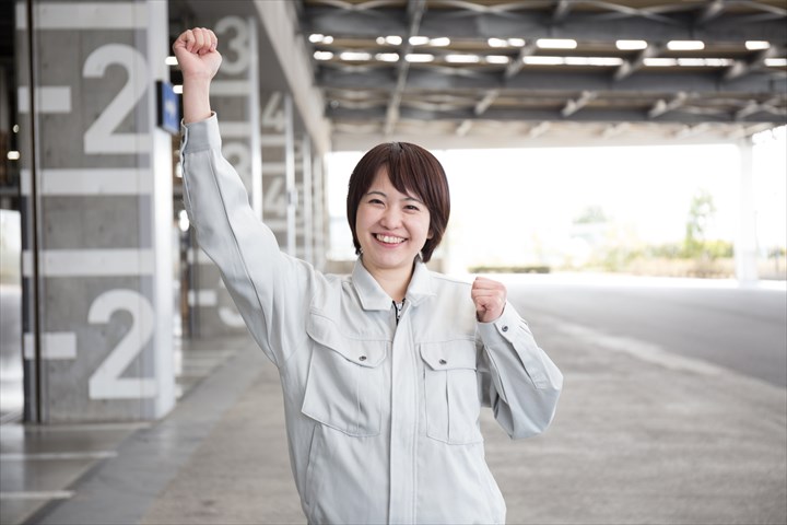 《横浜市旭区》週払いOK・倉庫内での資材の仕分け作業スタッフ！（Web面接OK・Wワーク歓迎）