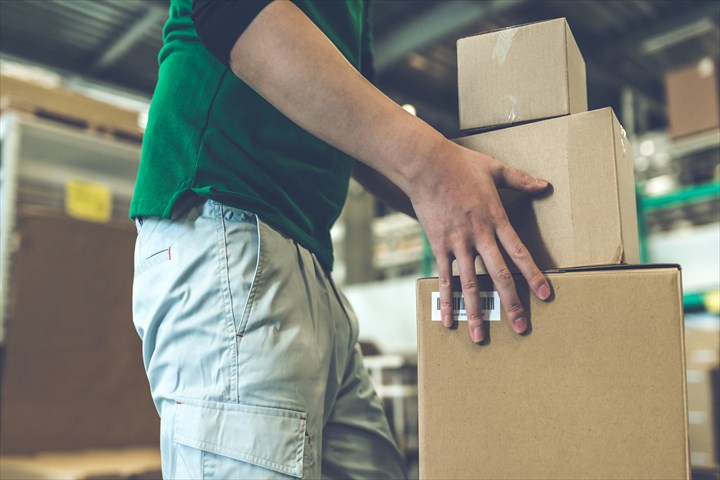 《大阪市住之江区》週払いOK・倉庫内での商品の仕分け・入出荷作業スタッフ！（週休2日・未経験歓迎）