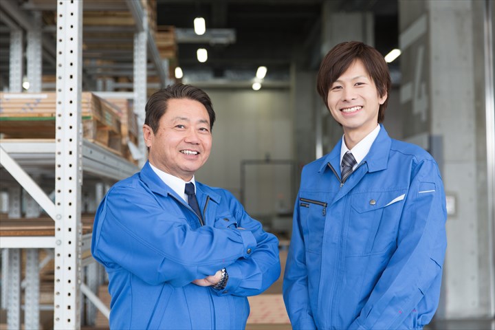 《横浜市金沢区》週払いOK・倉庫内でのチルド食品の入出荷作業スタッフ！（高収入・週休2日）