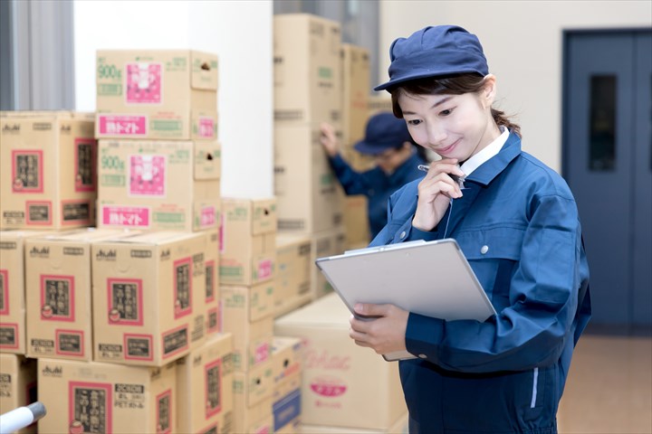 《杉並区》週払いOK・倉庫内での飲料のピッキングや仕分け作業スタッフ！（シニア活躍・短時間14:30～20:30）