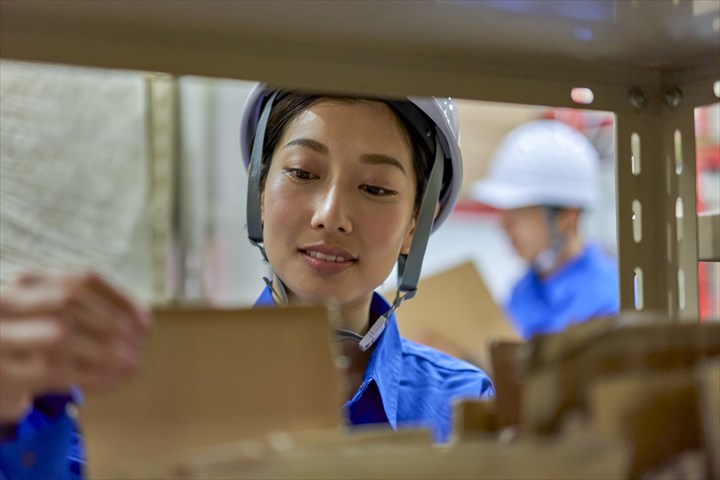 《小郡市》週払いOK・一般貨物の仕分け作業スタッフ！（土日祝休み・日勤帯）