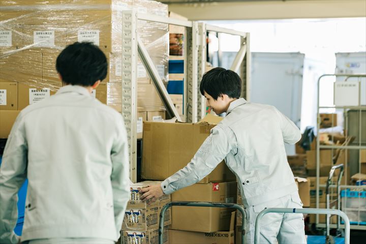 《板橋区》週払いOK・企業向けや個人宅向け一般貨物の仕分け作業スタッフ！（Web面接OK・未経験OK）