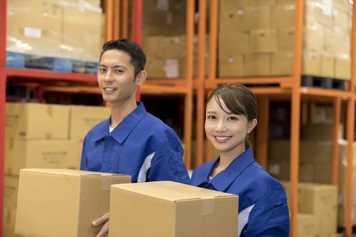 《川辺郡猪名川町》週払いOK・倉庫内での日用雑貨などの仕分け作業スタッフ！（未経験歓迎・土日祝休み）