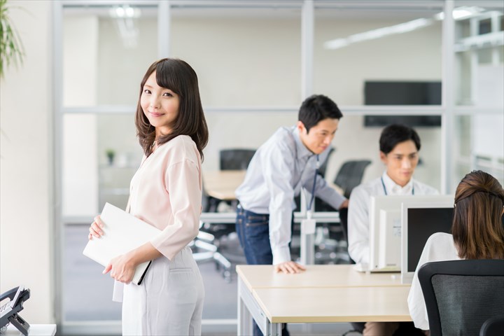 《守口市》週払いOK・トラックディーラーでの事務スタッフ！（高時給・土日祝休み）