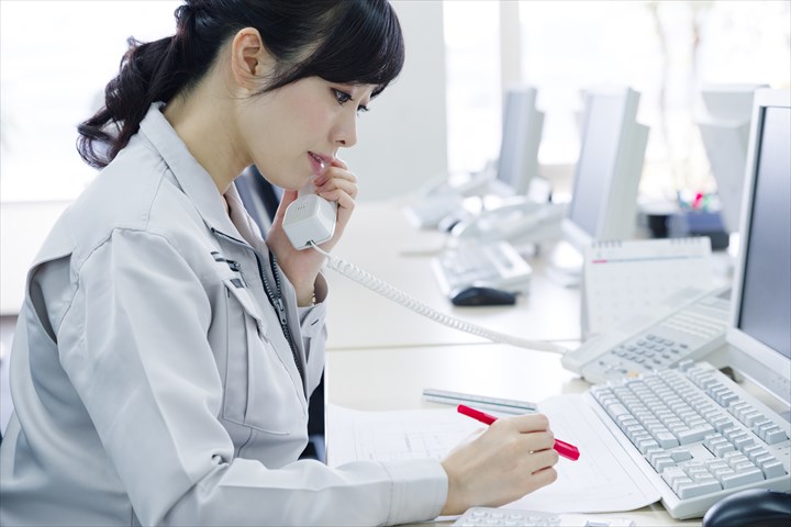 《綾部市》週払いOK・整備工場の部品倉庫内での入出庫作業スタッフ！（Web面接OK・週休2日）