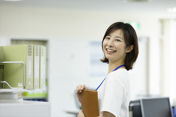 《栗東市》週払いOK・自動車整備工場での一般事務スタッフ！（Web面接OK・高時給）