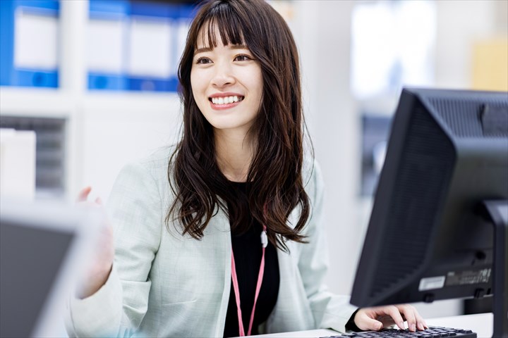 《大阪市大正区》週払いOK・金属加工製造メーカーでの営業事務スタッフ！（土日祝休み・高時給）