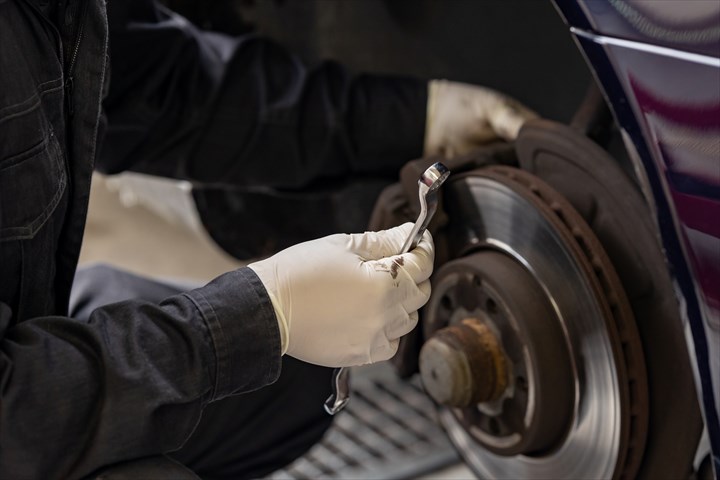 《神戸市灘区》週払いOK・建設機械の整備などのメンテナンススタッフ！（Web面接OK・高時給）