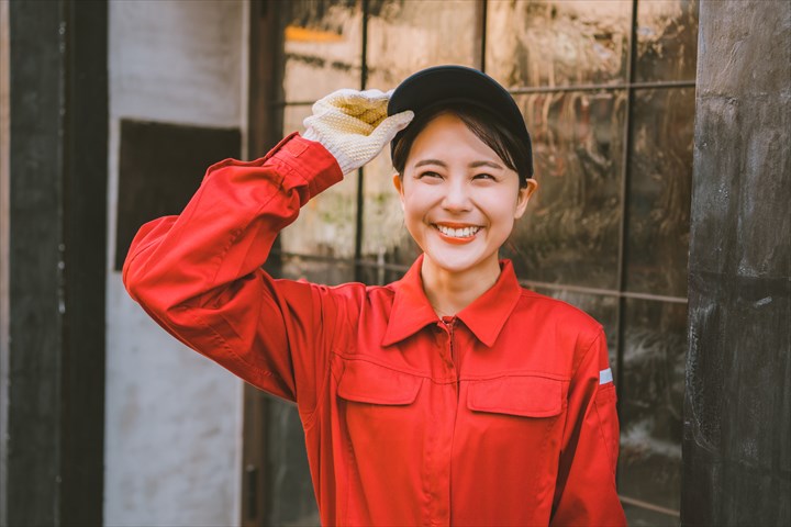 《尼崎市》週払いOK・建設機械の整備などのメンテナンススタッフ！（Web面接OK・土日祝休み）