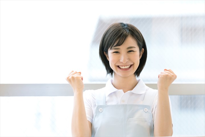 《川口市》週払いOK・普通車での施設利用者の介護及び送迎ドライバー！（高時給・週休2日）