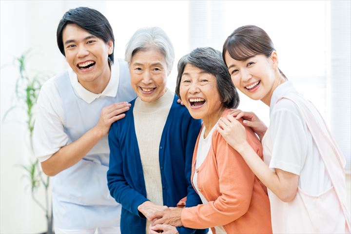 《横浜市港北区》週払いOK・デイサービスでのリハビリ補助スタッフ！（未経験歓迎・週3）