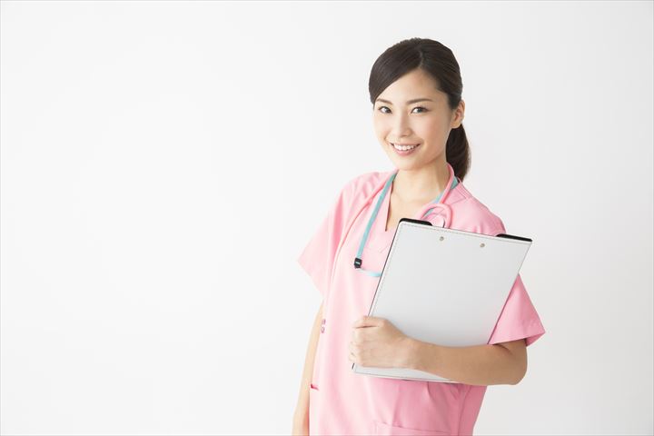 《入間郡三芳町》週払いOK・老人ホームでの看護スタッフ！（高時給・資格や経験を活かす）